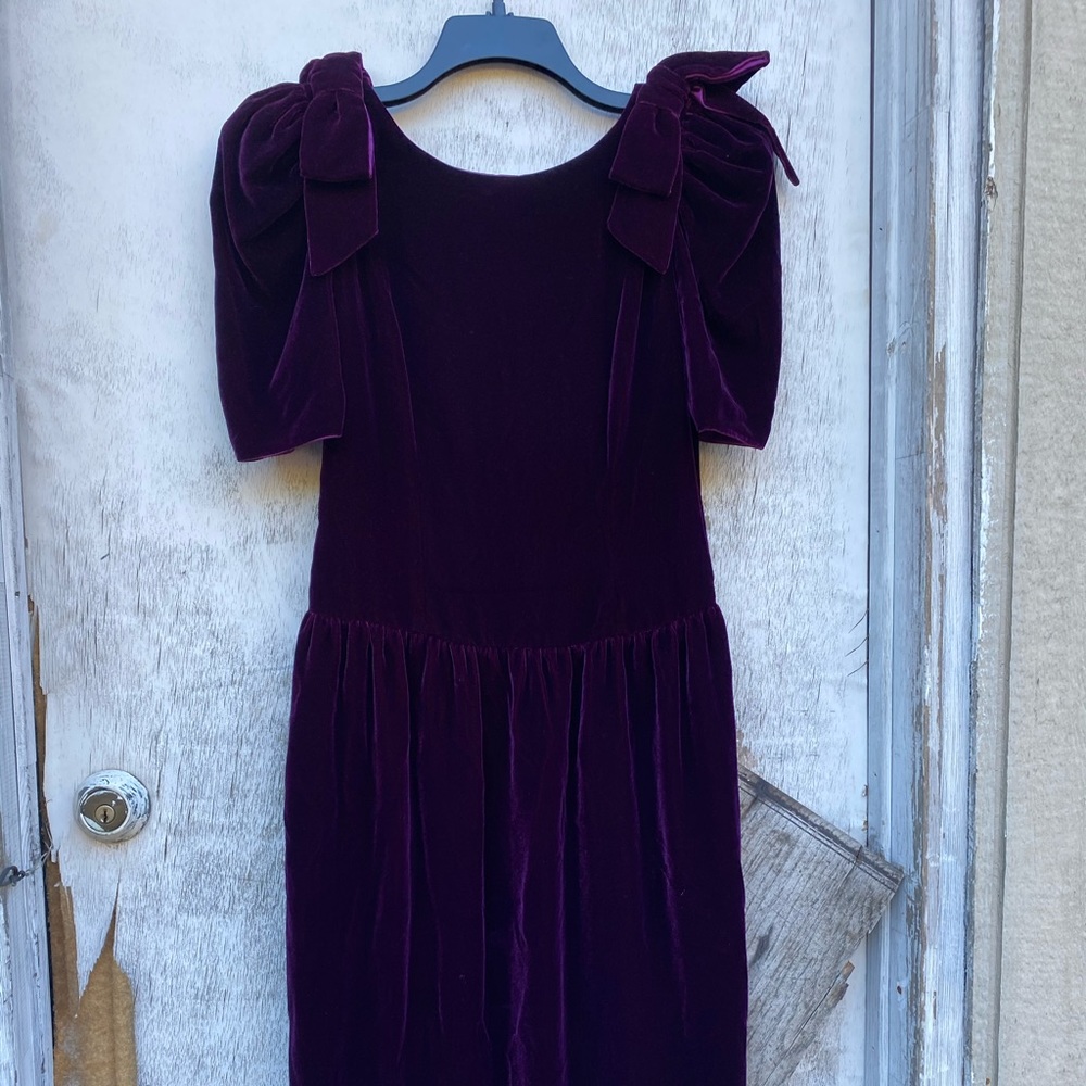 Vintage Velvety Purple Dress 🖤